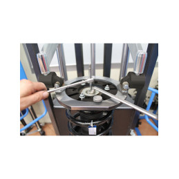 SUPPORT SUPÉRIEUR POUR MACHINE À COMPRESSEUR À RESSORT