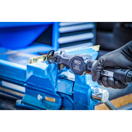 Scie sauteuse / sabre pneumatique