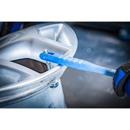 Outil de montage de valves