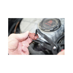 PINCE POUR FICHES ÉLECTRIQUES DE VÉHICULES AVEC LANGUETTE DE VERROUILLAGE