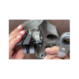 Outil d'écartement des moyeux de roue