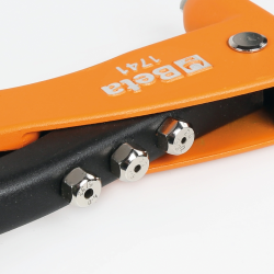 Pince à riveter avec 4 embouts interchangeables