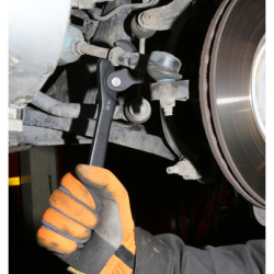 Clé auto-serrante à reprise automatique pour 6 pans de 8 à 32 mm